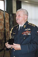 Gener�l letectva v.v. Franti�ek Pe�ina
