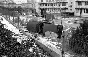 Sta mal nepozornost, pecenn svch schopnost i stavu vozidla a mete dopadnout jako idi tohoto Oltcitu. Foto: -plk-