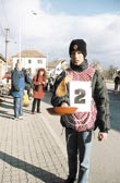 V den z�vodu v�l siln� v�tr. O to bylo obracen� pala�inek ve vzduchu n�ro�n�j��.