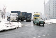 Na tomto m�st� stoj� ob�as a� 5 kamion� najednou, i zde si proto na n� policie posv�t�.