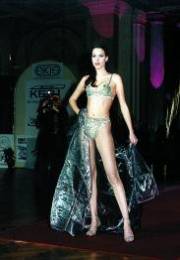 Zejm�na p�nskou ��st publika zaujala m�dn� p�ehl�dka luxusn�ho spodn�ho pr�dla boutique Hexe line v pod�n� modelek z Unique Models Management