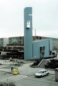 Komunitn centrum v dubnu 2001