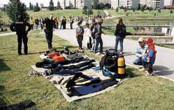 Policejn potpi a jejich "ndobko"