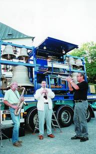 A� u� hr�la zvonohra sama nebo v doprovodu Jazz bandu, klasiku, lidovky i modernu, stovky poslucha�� se shodly, �e �lo o nev�edn� a p�sobiv� z�itek