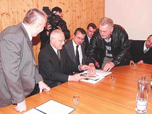 Prvn�ho �stavn�ho �initele, kter� zav�tal na n�v�t�vu �eporyj� si nenechal uj�t zdej�� kronik�� V�clav P�nek
