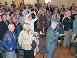 P��tomn� si na z�v�r po�adu spole�n� zazp�vali