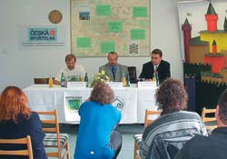 Tiskov� konference Nadace Partnerstv�, Prahy 13 a partnera programu Greenways �esk� spo�itelny, a.s. v dom� d�t� na Lu�in�ch
