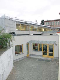 Hala se povedla i architektonicky, stavba�i z �steck�ho Pr�mstavu se tak� museli vej�t na velmi mal� prostor