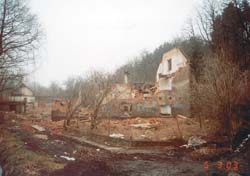 Slvu a rozkvt tehdej vpenky vidme na archivnm obrzku ze zatku 20. stolet, ostatn fotografie nm dokumentuj jej dnen stav. Pece ji zmizely pln, zbytek budov se rozpad za pomoci vandal.