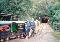 Po vyf�r�n� z grafitov�ho dolu - r. 1997